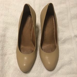 Corso Como Patent Pumps